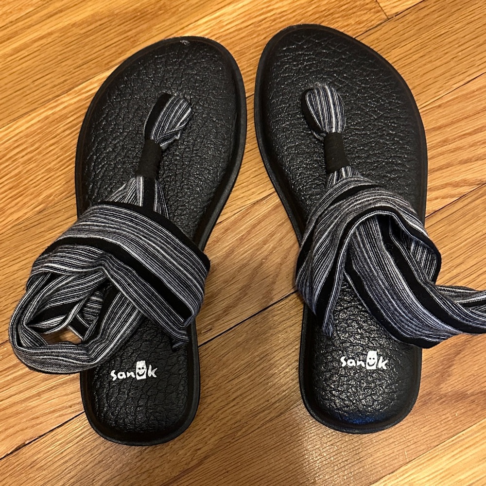 Sanuk Black and Gray Striped Sandals
